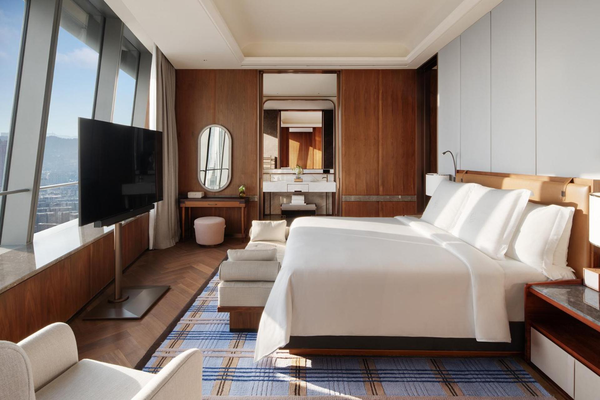 Four Seasons Hotel Далиен Екстериор снимка
