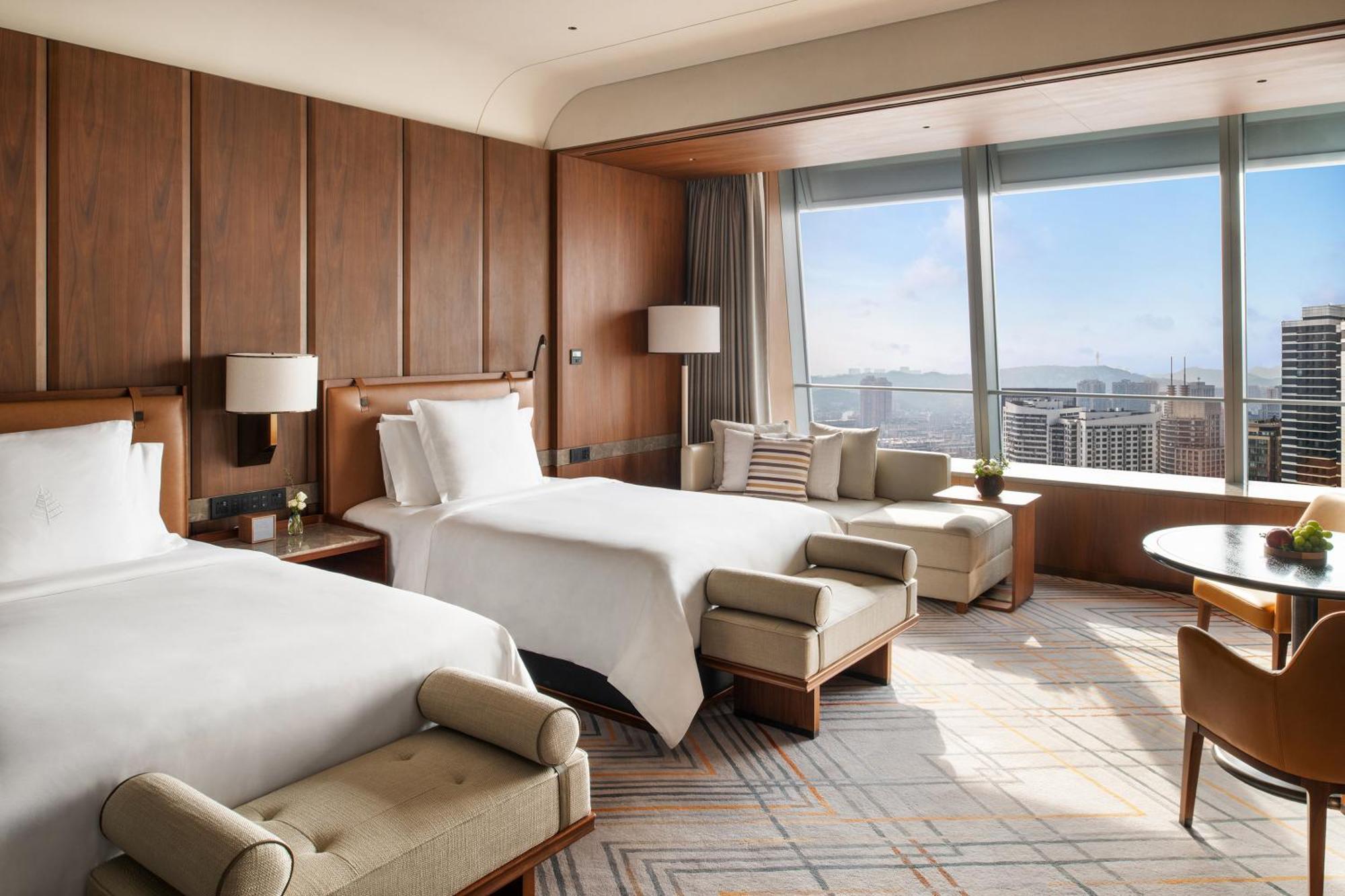 Four Seasons Hotel Далиен Екстериор снимка