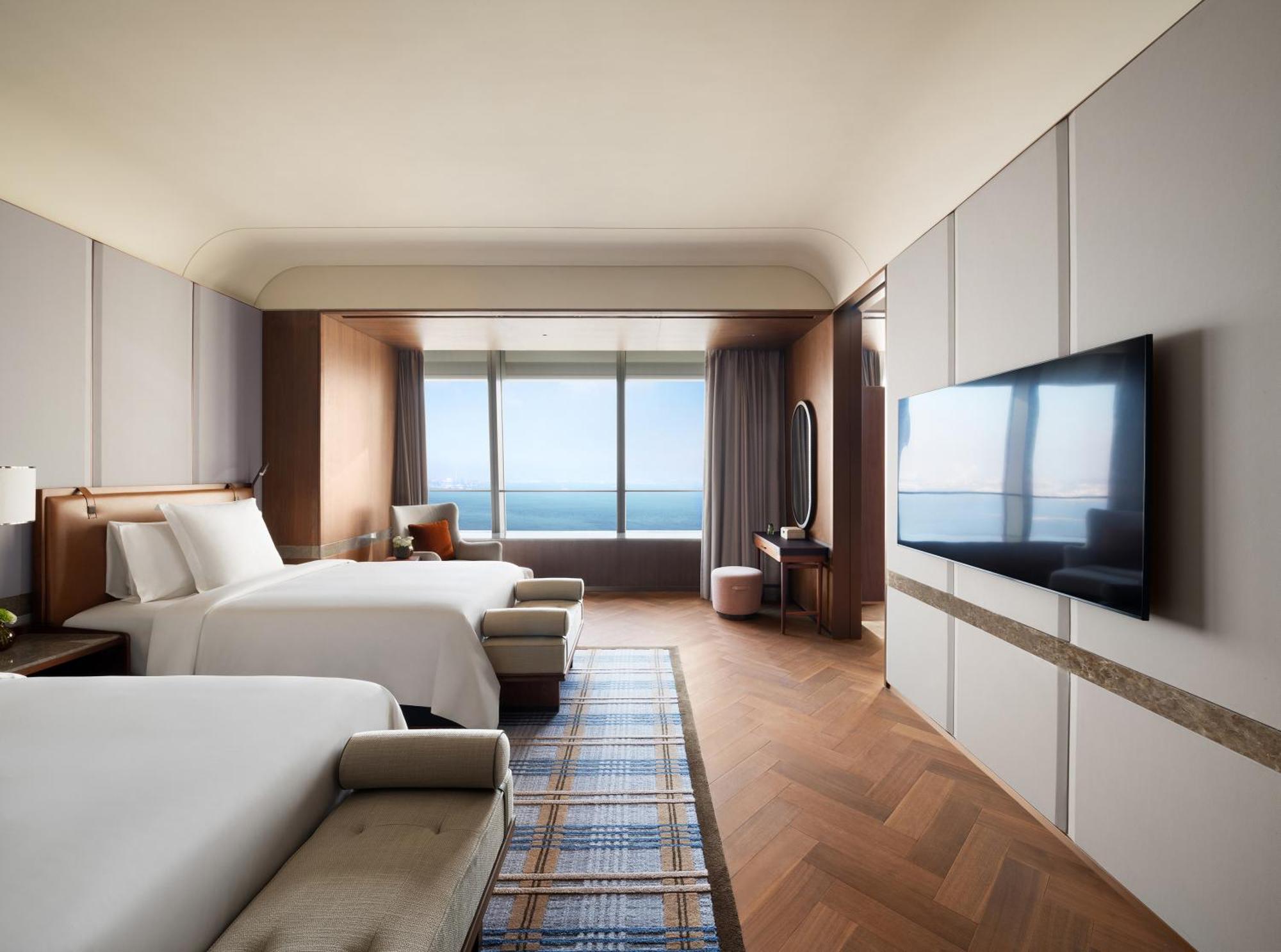 Four Seasons Hotel Далиен Екстериор снимка