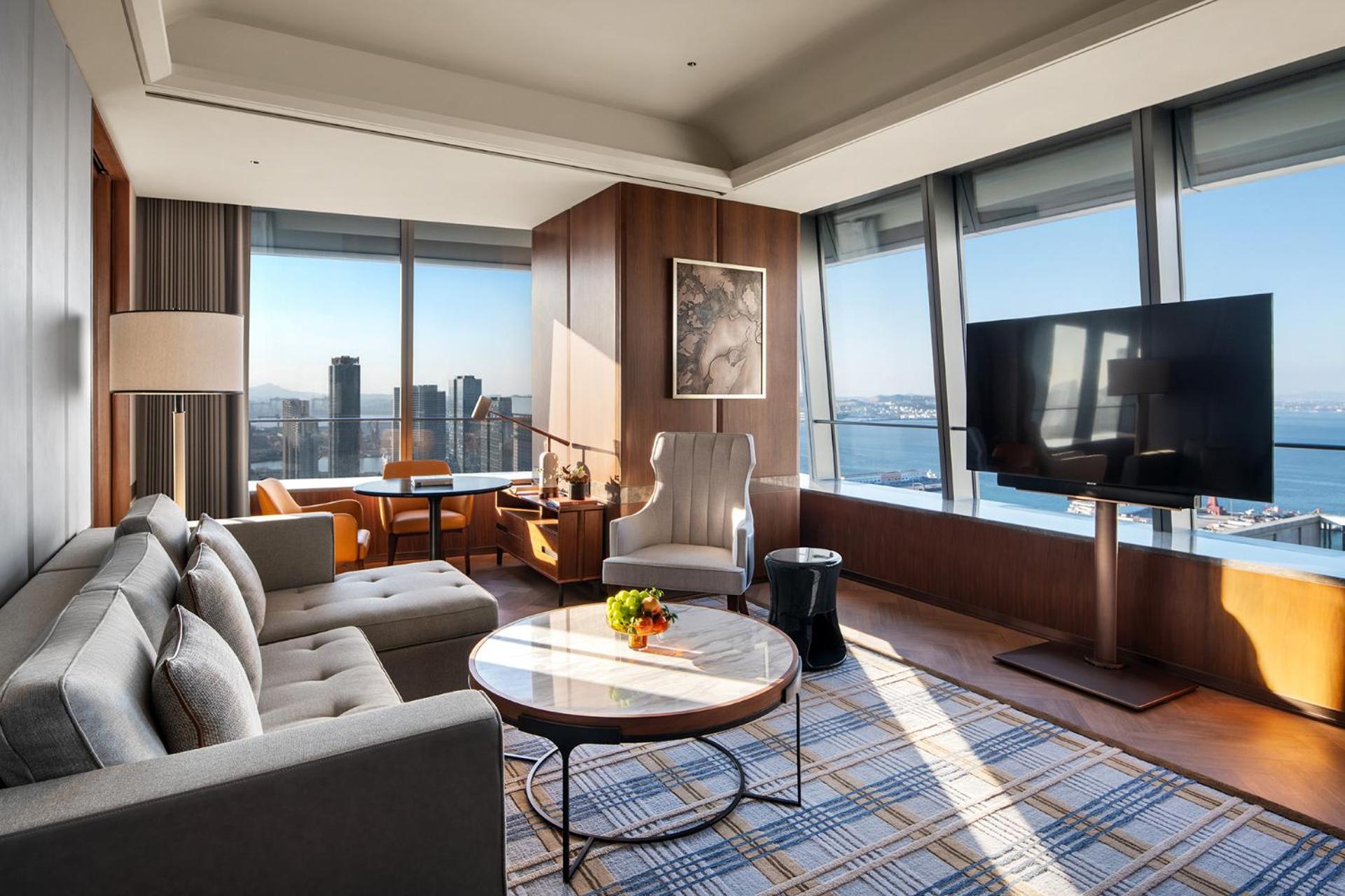 Four Seasons Hotel Далиен Екстериор снимка