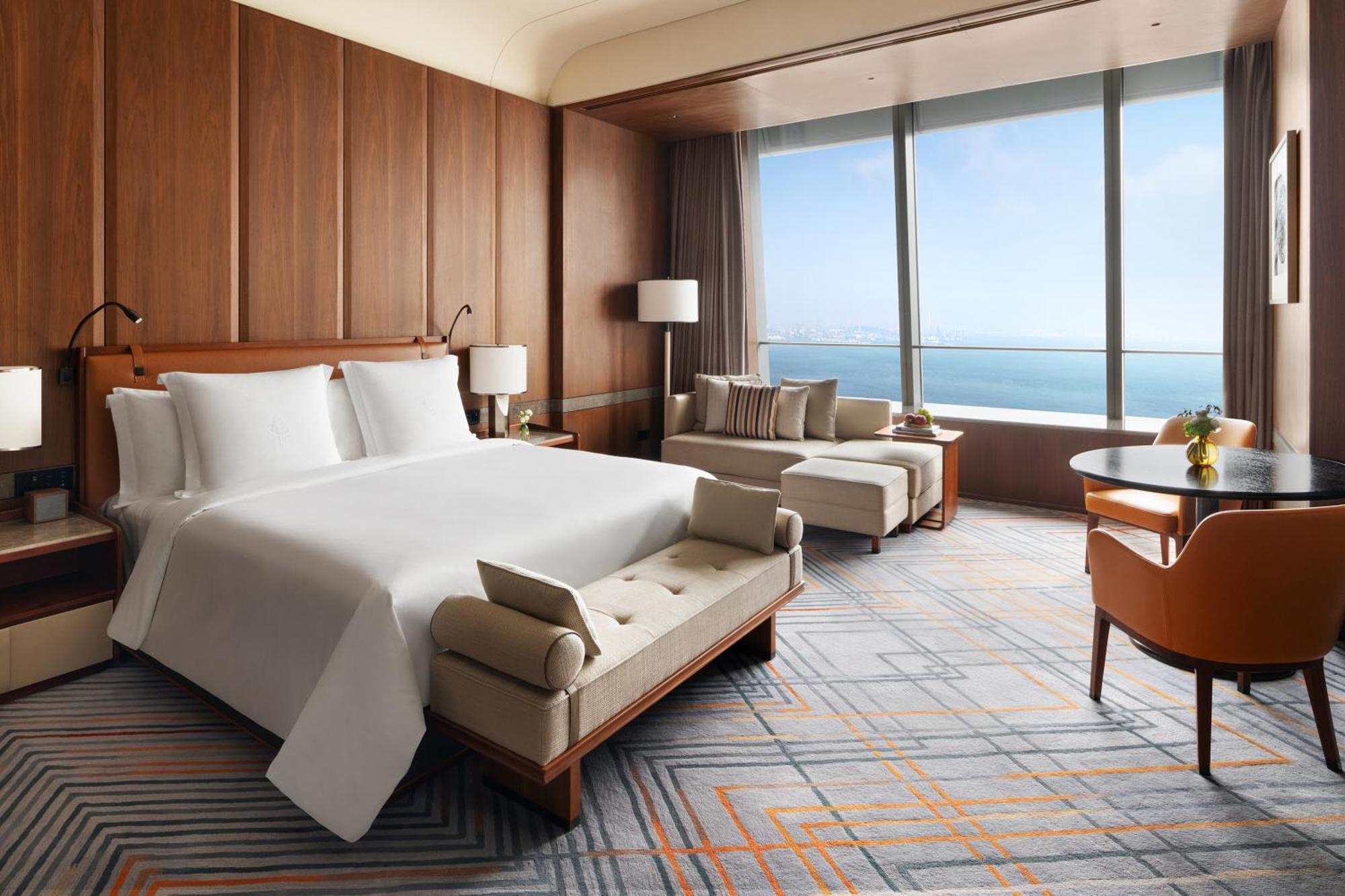 Four Seasons Hotel Далиен Екстериор снимка