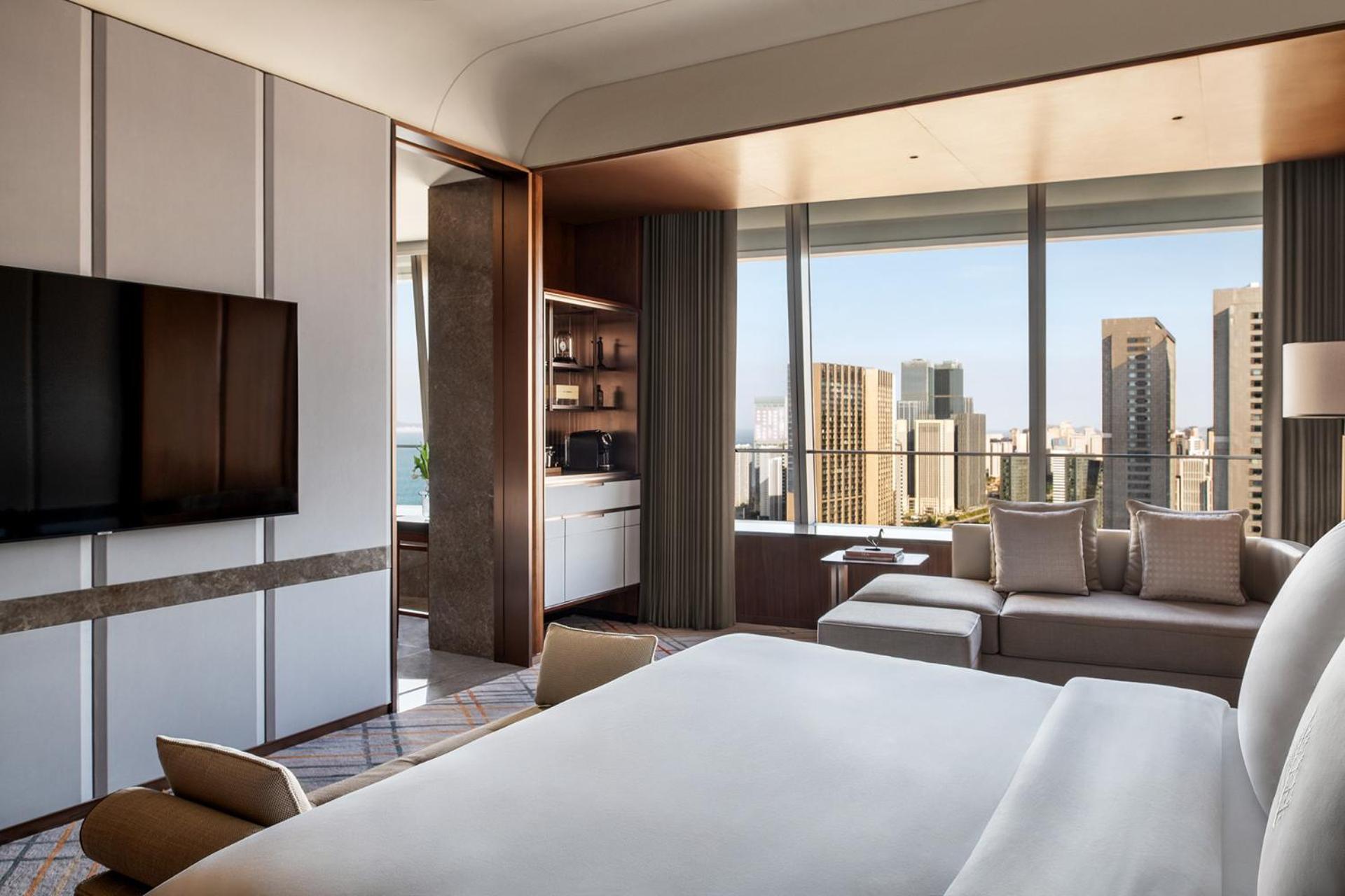 Four Seasons Hotel Далиен Екстериор снимка